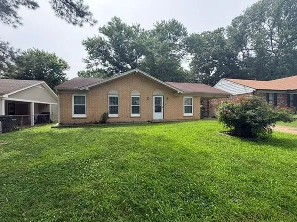 5267 Broken Oak Dr, Memphis, TN 38127