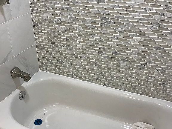 5th image of 10 Wooleys Ln APT A1
