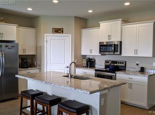 3014 NE Skyview Ln, Ocean Breeze, FL 34957