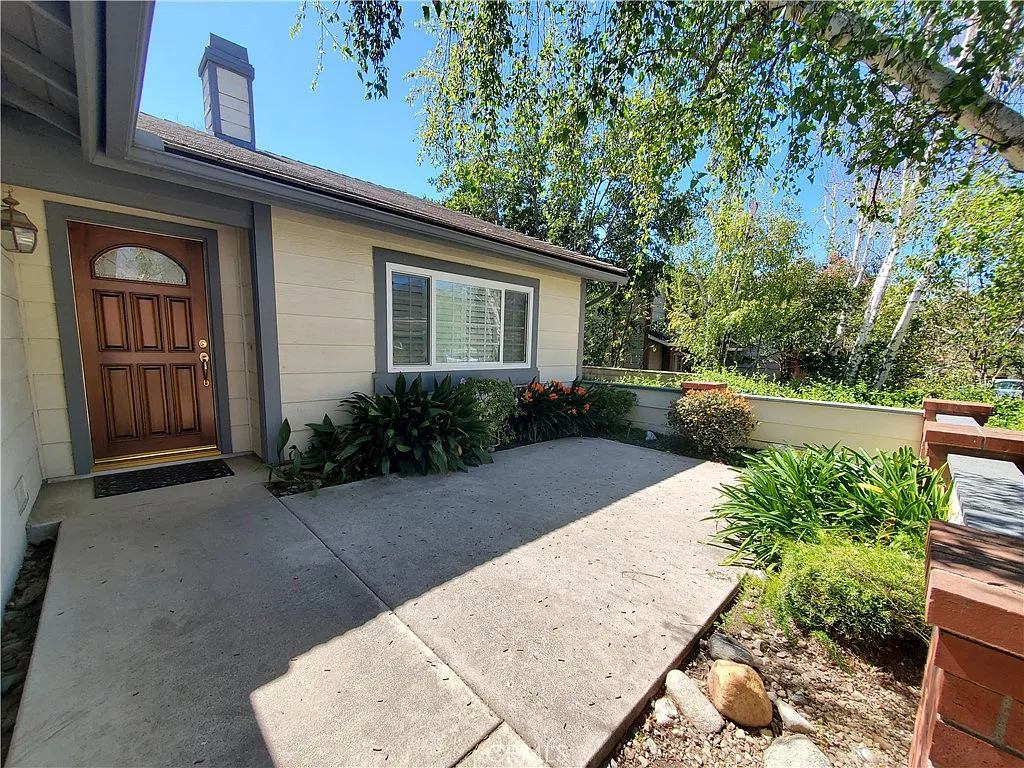 3 bed, 1688 sqft, $3,880 — Photo 4