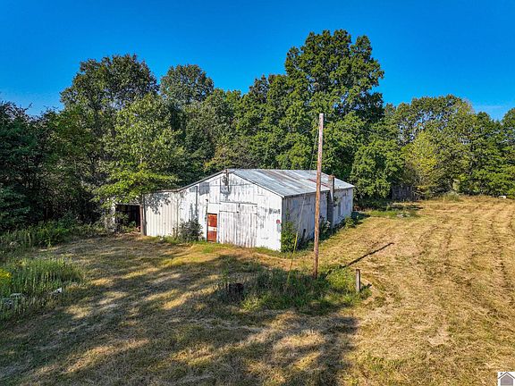 4th image of 1615 Powers Rd
