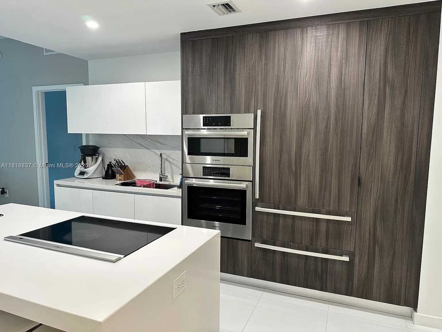 2 bed, 3.0 bath, 1491 sqft, $6,950 — Photo 4