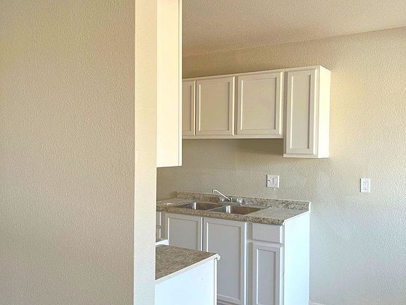 4th image of 633 Kingman Ave #1016-A