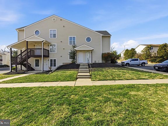 4th image of 9266 Chapman Oak Dr