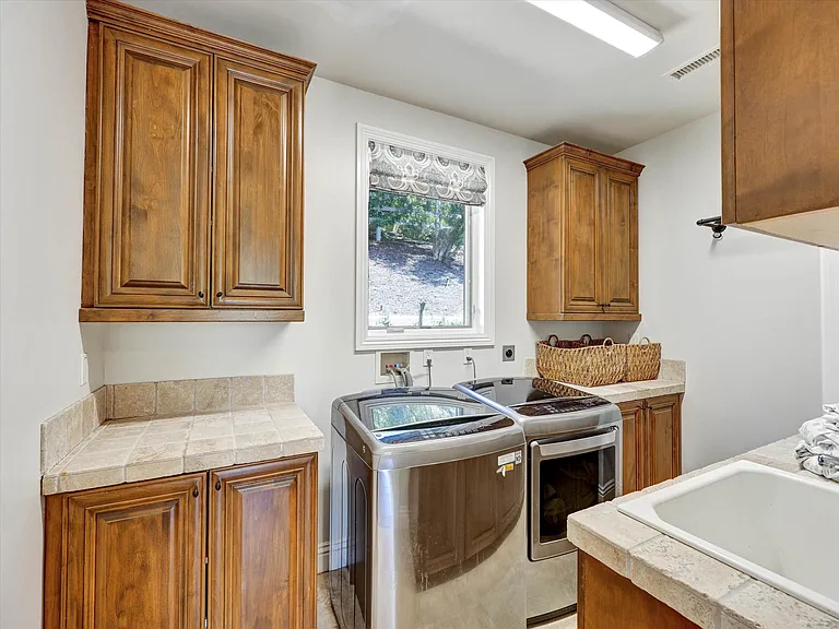 2932 Lone Jack Rd — Photo 34