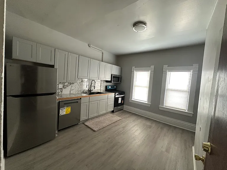 2663 Curtis St #4 — Photo 3