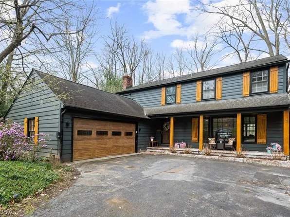 52 Carriage Stone Dr, Chagrin Falls, OH 44022