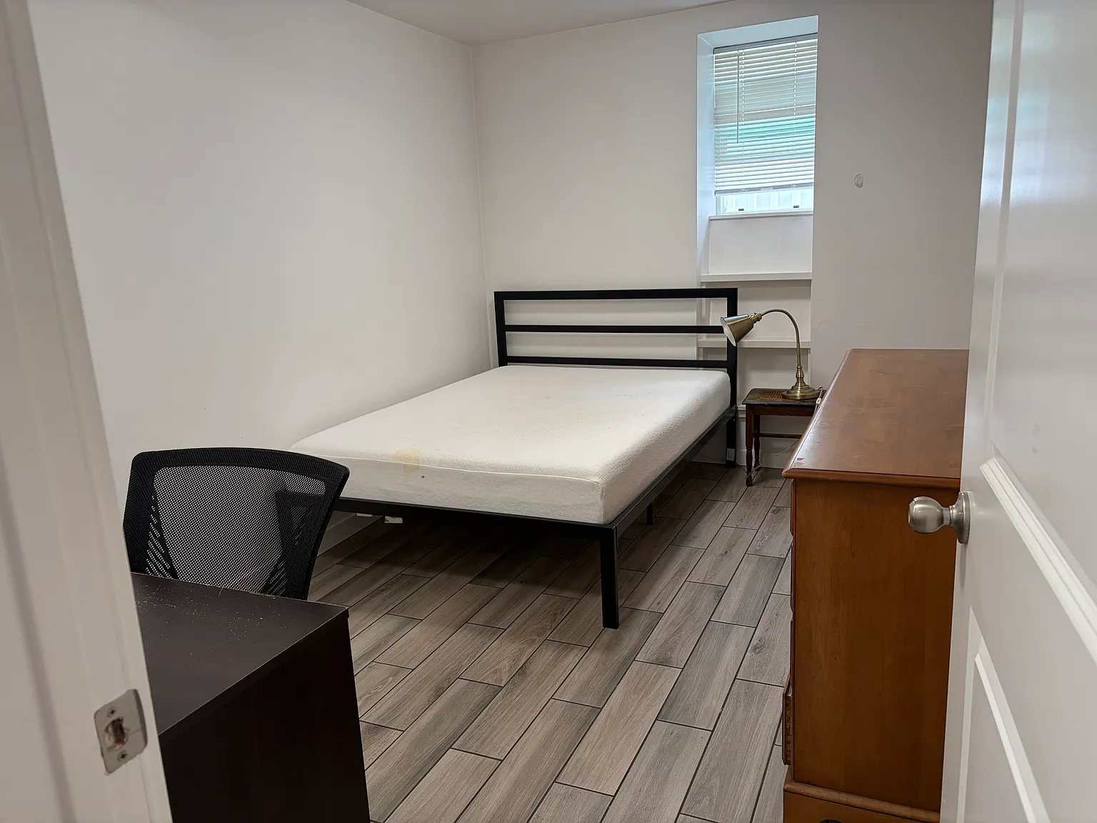 3 bed, 1100 sqft, $1,200 — Photo 1