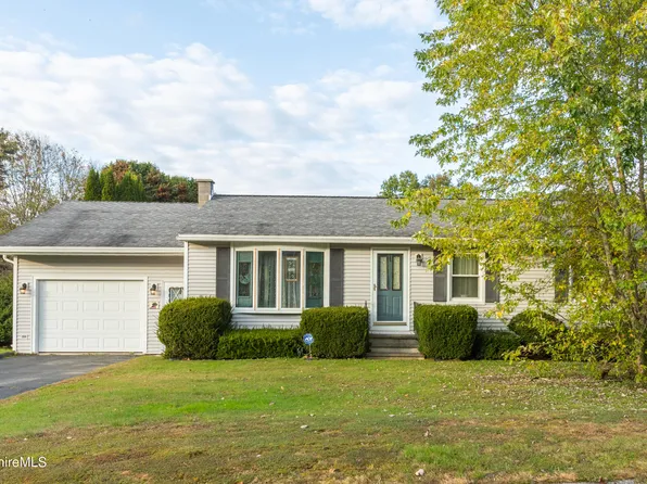 119 Yorkshire Dr, Cheshire, MA 01225