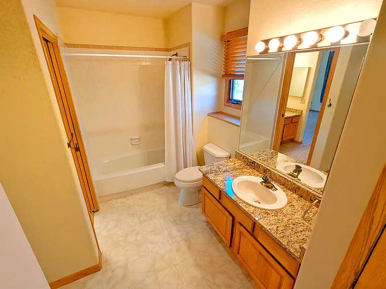 1291 Meadowlake Way — Photo 37