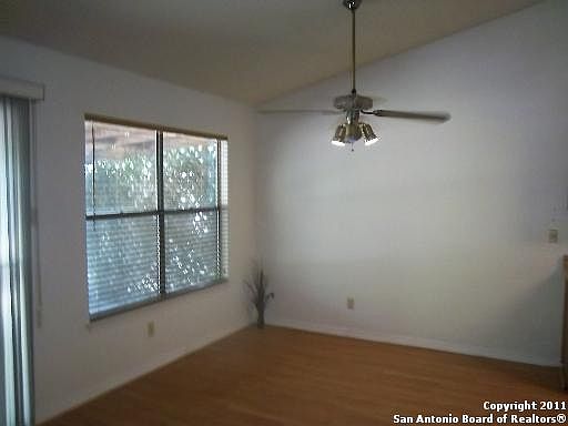 4th image of 824 Garden Meadow