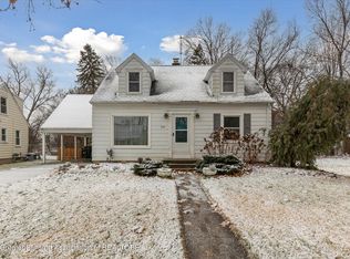936 S Dexter Dr, Lansing, MI