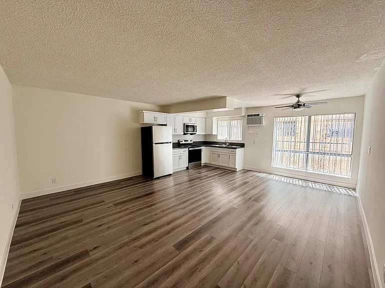 538 S Oxford Ave #107 — Photo 2