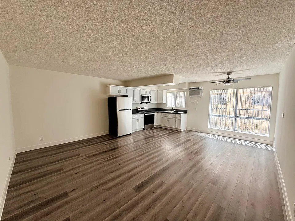 538 S Oxford Ave #107