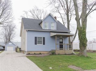 121 Longfellow St, Elyria, OH 44035