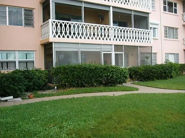 450 Golden Isles Dr #1H — Photo 5