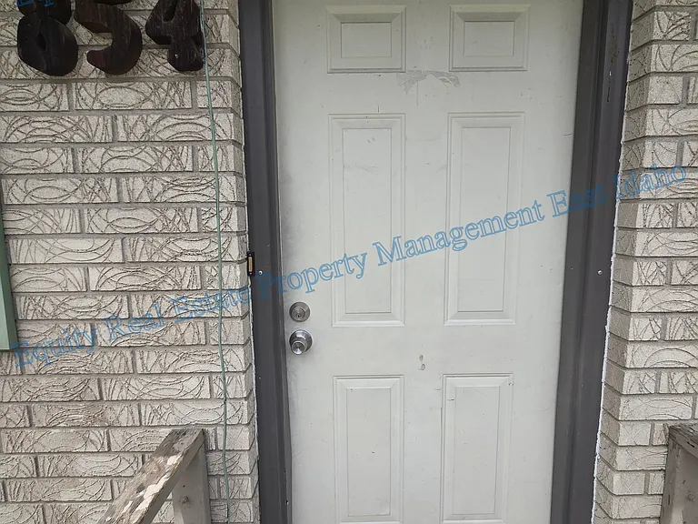 ID - 848, 852, 854, 856 Bryan Rd - LB - 854 — Photo 24