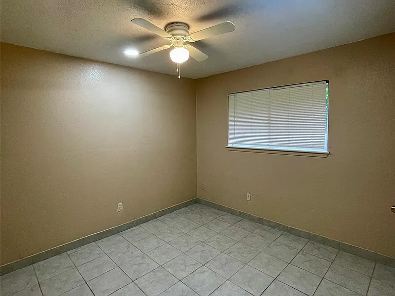 11906 Binghampton Dr — Photo 15