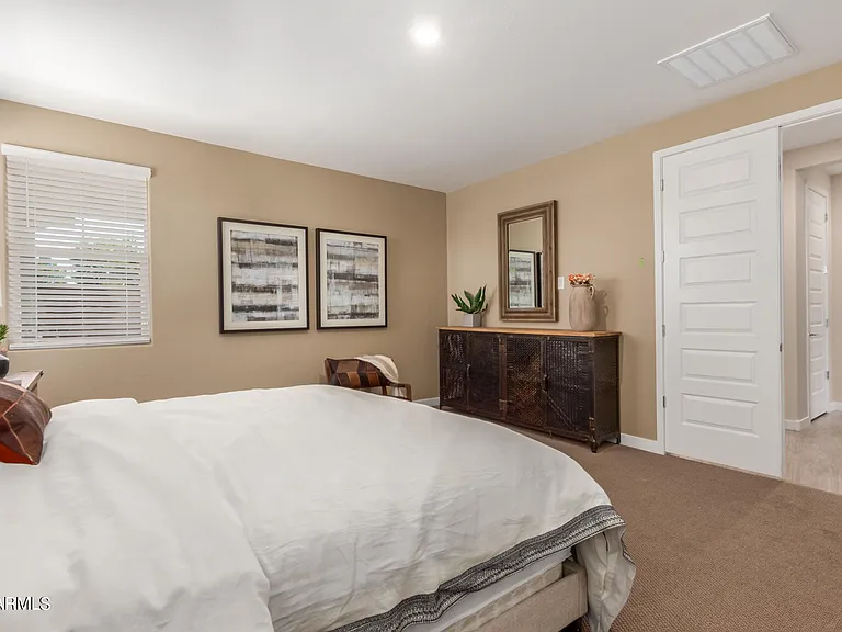 43 E Capricorn Way — Photo 15