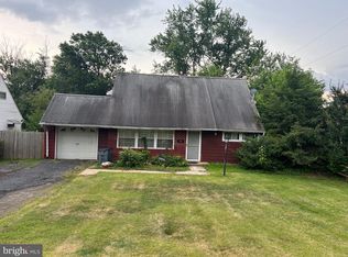 1000 Trenton Rd, Levittown, PA 19054