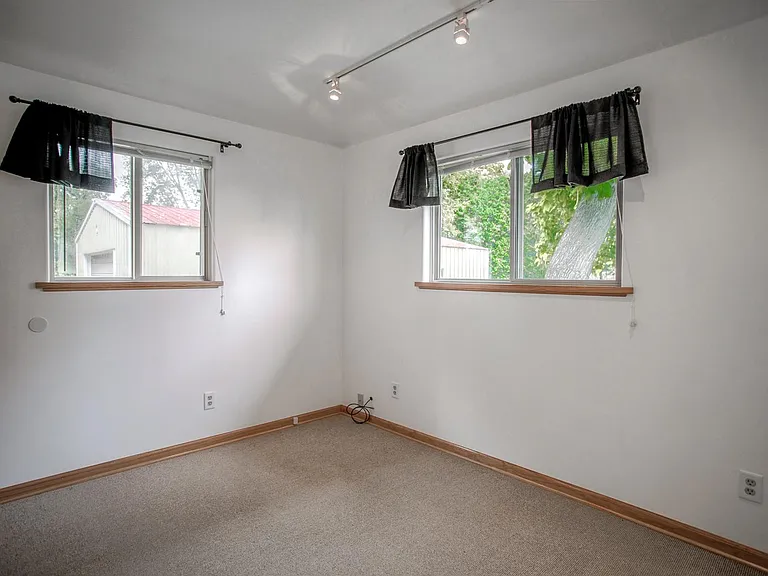 5411 N 225 W — Photo 25