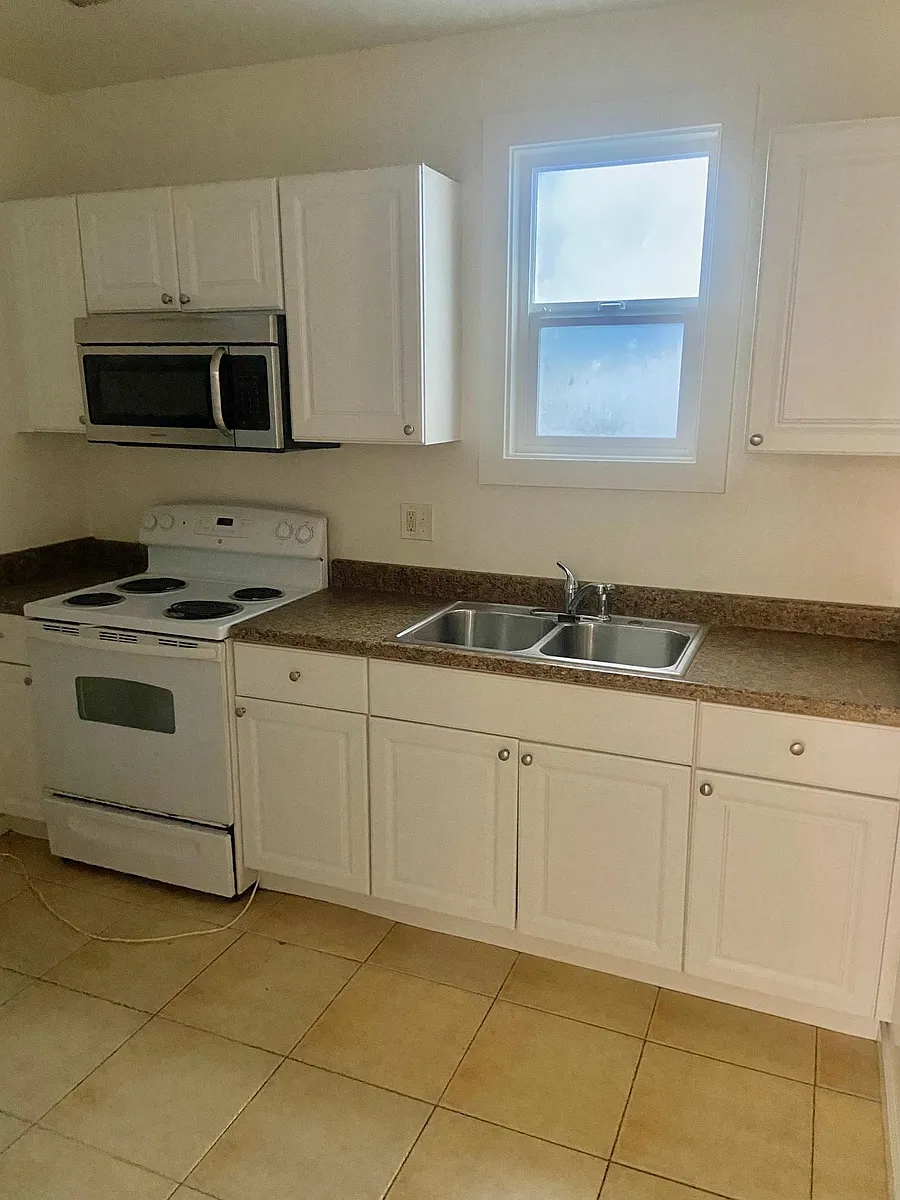 Building Photo - 1357 Rosecrans St #B