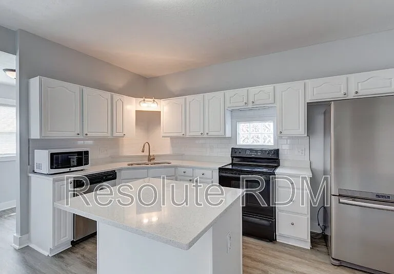 743 Cottage Ave — Photo 13