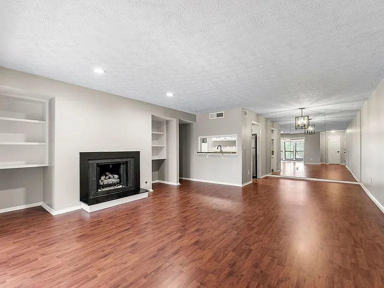 516 Park Ridge Cir — Photo 2