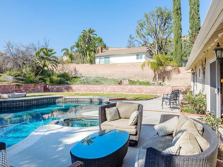 11743 Baird Ave — Photo 4