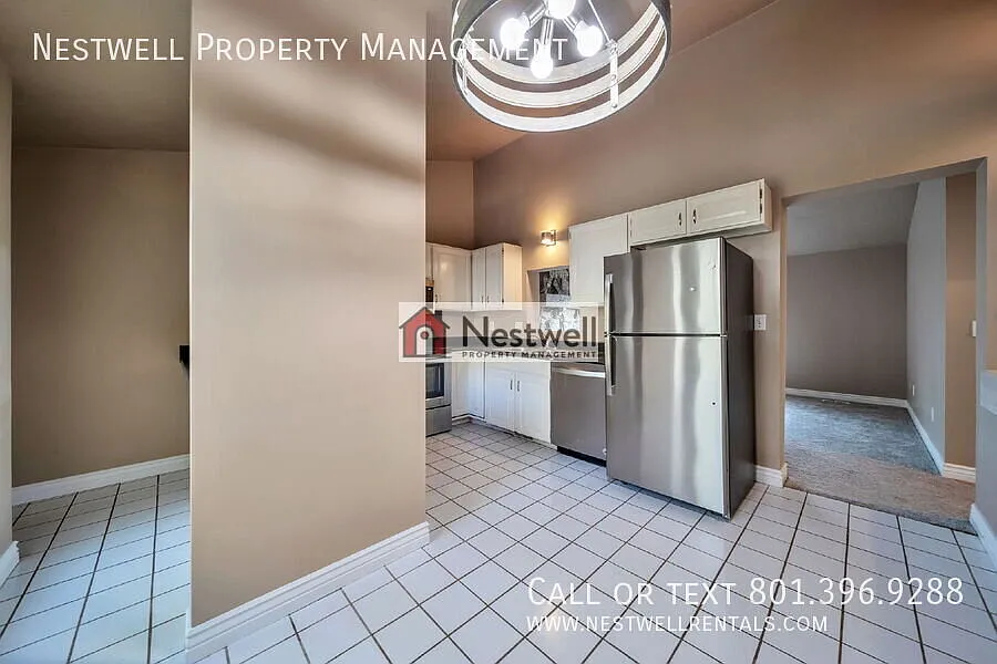 First months rent free!-Spacious 4-bed Duplex in Cottonwood Heights — Photo 4