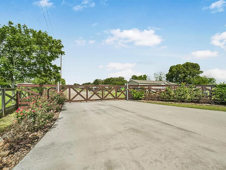 1566 County Road 610 #E — Photo 45