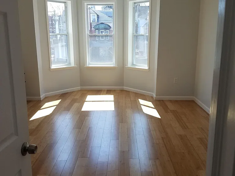4607 Wayne Ave #2 — Photo 1