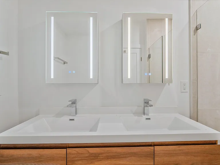 226 W Glebe Rd #301 — Photo 16