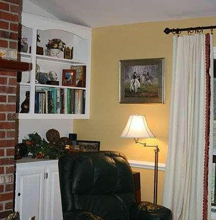 3rd image of 11334 Laurel Ln