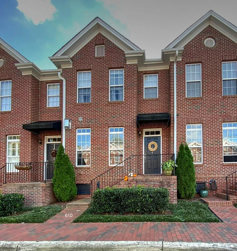 2 bed, 2.5 bath, 1409 sqft, $2,300 — Photo 3