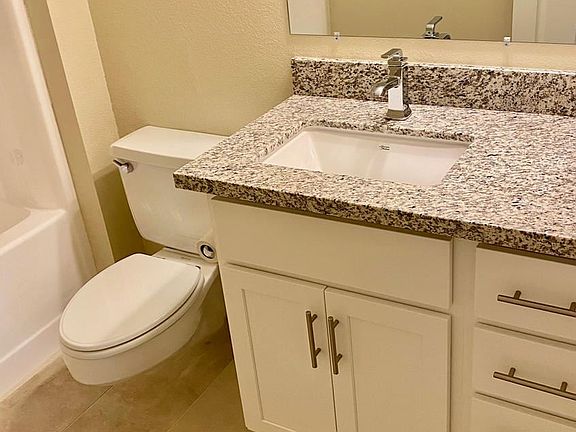 4th image of 10902 W Willowbrook Dr