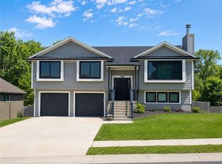 1205 Ridge Tree Ln, Pleasant Hill, MO 64080