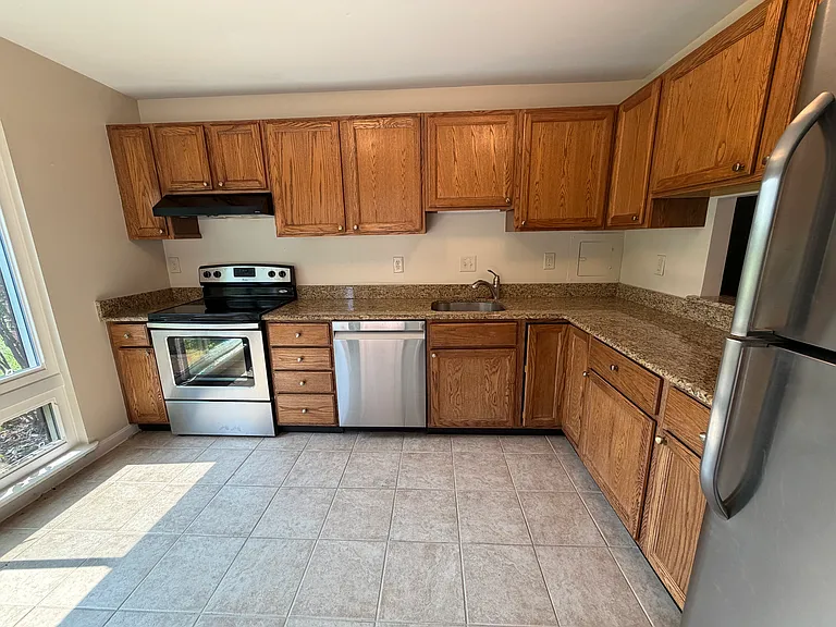 100 Roberts Ln #101 — Photo 14