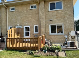 1268 N Wheeling Rd, Mount Prospect, IL 60056