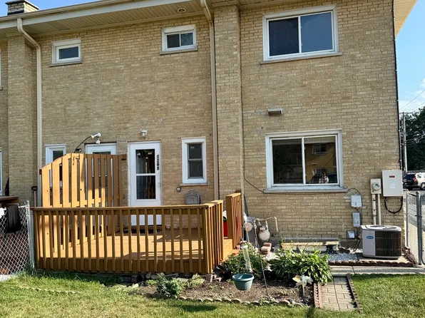 1268 N Wheeling Rd, Mount Prospect, IL 60056