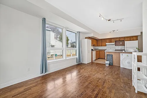 265 Carruthers Ave #101 Photo 1