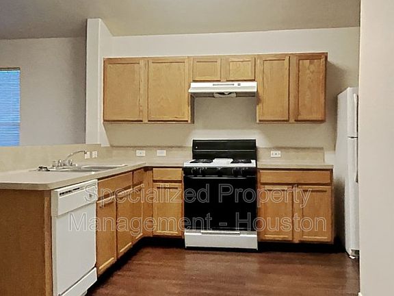 3rd image of 2031 Wooded Oaks Dr