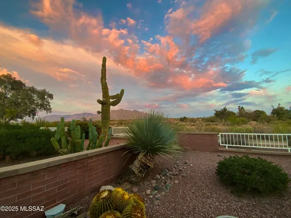 8692 N Johnny Miller Dr, Tucson, AZ 85742