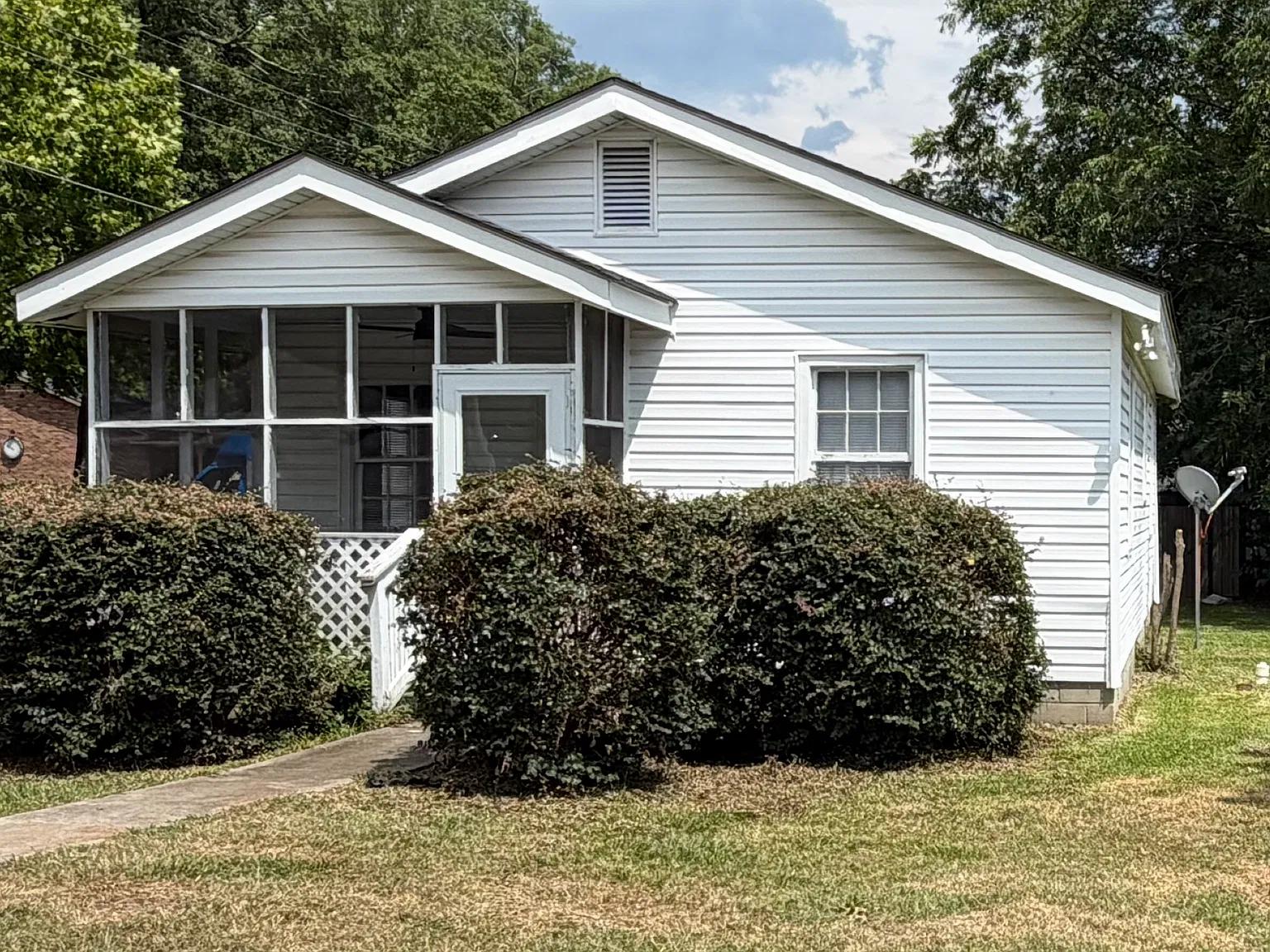 2 bed, 850 sqft, $1,050 — Photo 1