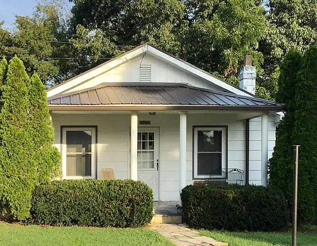 22252 Lincoln Cir
