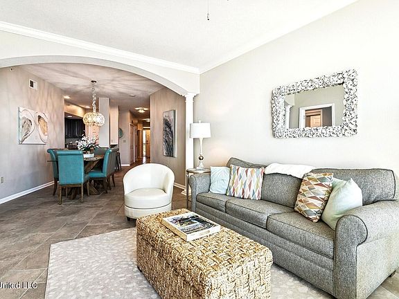 5th image of 2228 Beach Dr APT 604