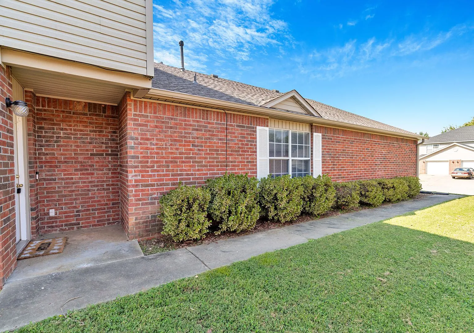 Updated 3-bedroom 2 bath home in Fayetteville!! Centrally Located!! — Photo 1