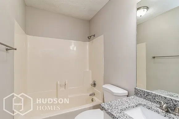 5300 Village Way — Photo 10