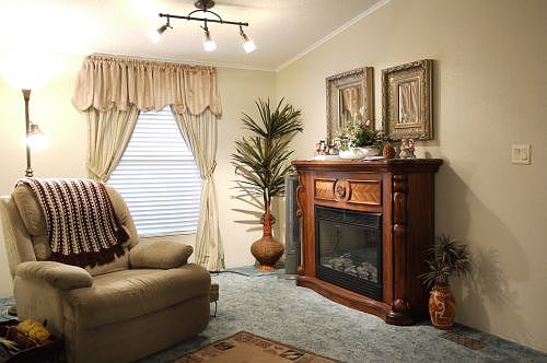 Attractive landscape provides instant appeal!