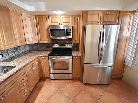 5th image of 4301 Martinique Circle #K1